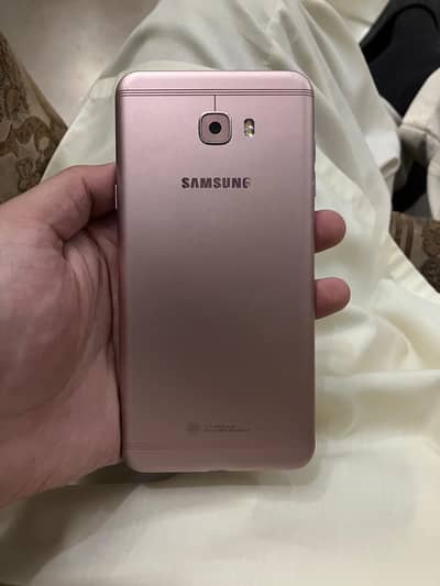 SAMSUNG C7 PRO 64 GB DUAL SIM PTA APPROVED