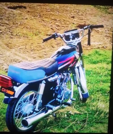 19 l996 madal hai koi msla nh h blkl axha bike h