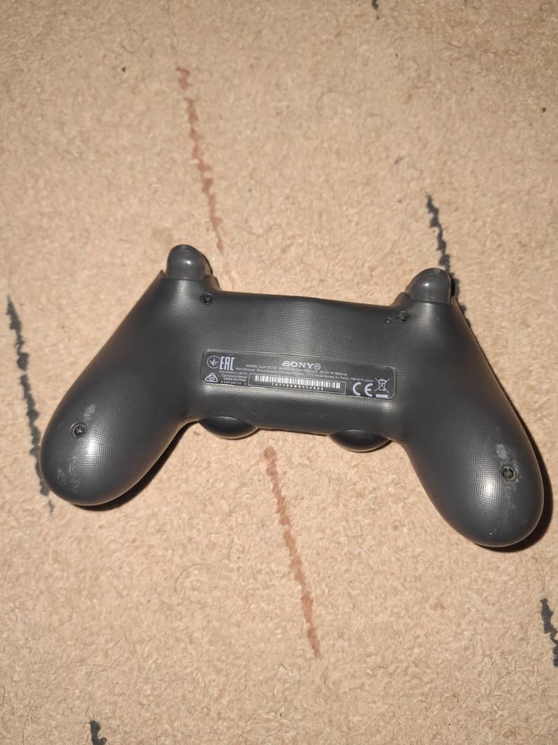 PS4 controller 1