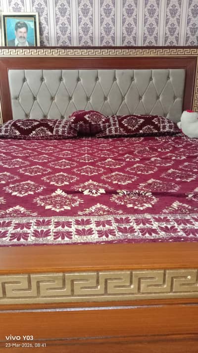 king size bed with mattress