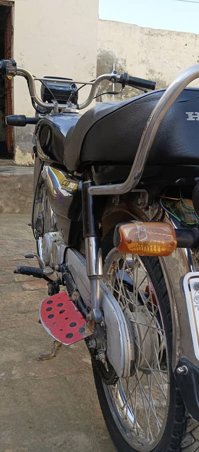 Honda cd70 14 model
