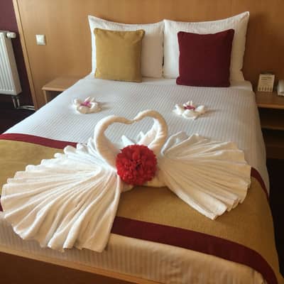 Family and Couple Room Per Day/Short Time Guest House Flats Hotel Rooms for rent