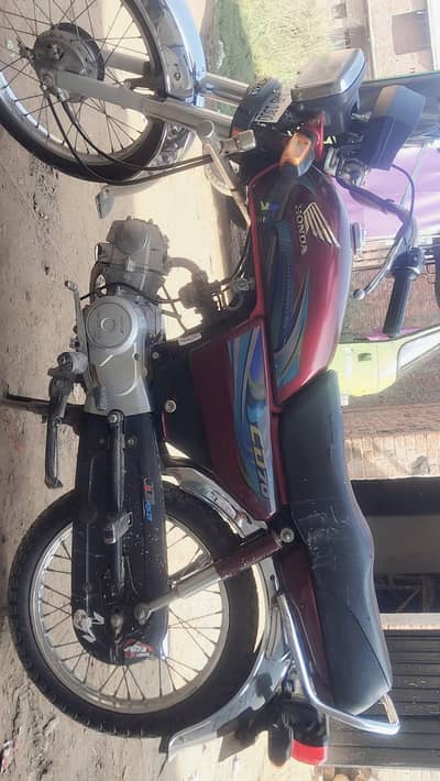 one hand used bike New condition All clear ha koi kam nyi hony wala