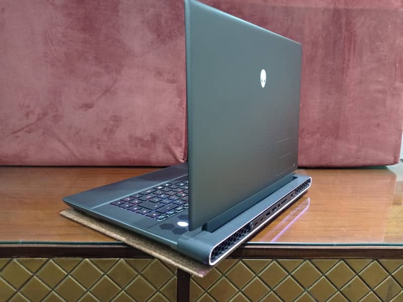 Alienware M16r1 2