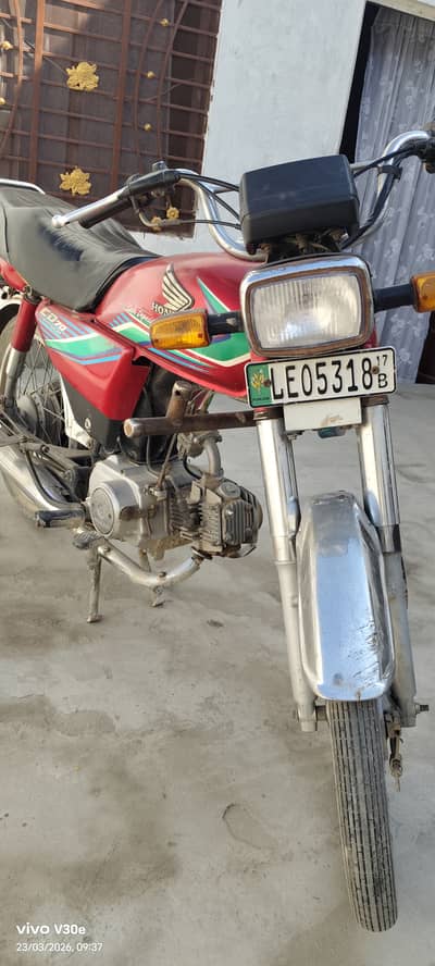 Used CD 70 motorcycle for sale
