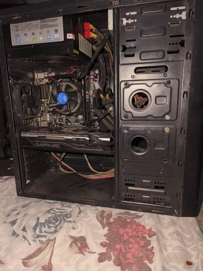 Gaming Pc i7 4th with 8gb graphics card and gaming monitor