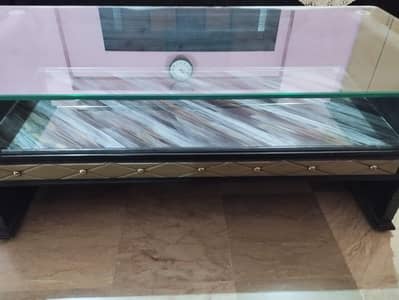 Table with |Glass Top|