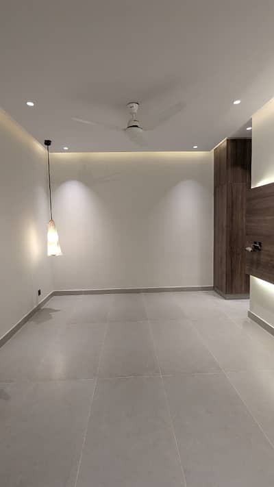 3.5 Marla Upper Floor