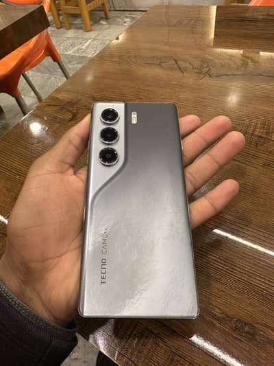 Tecno Camon 40pro complete box
