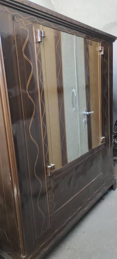 wardrobe for sell 6 month old ha