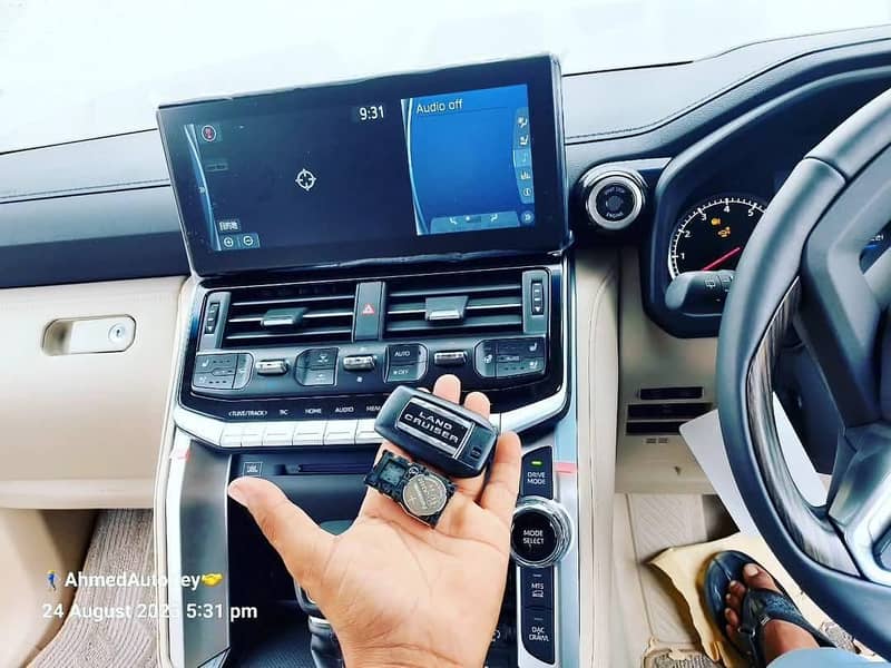 Locksmith/Car remote key maker 4