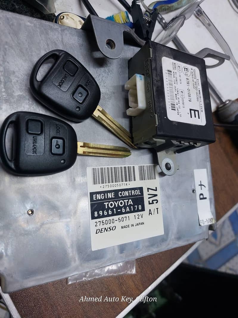 Locksmith/Car remote key maker 7