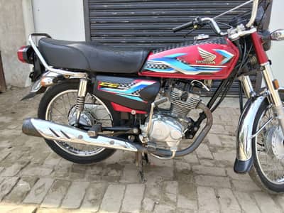 bike All ok condition 10by10 urgent for sale  contact 03097853382