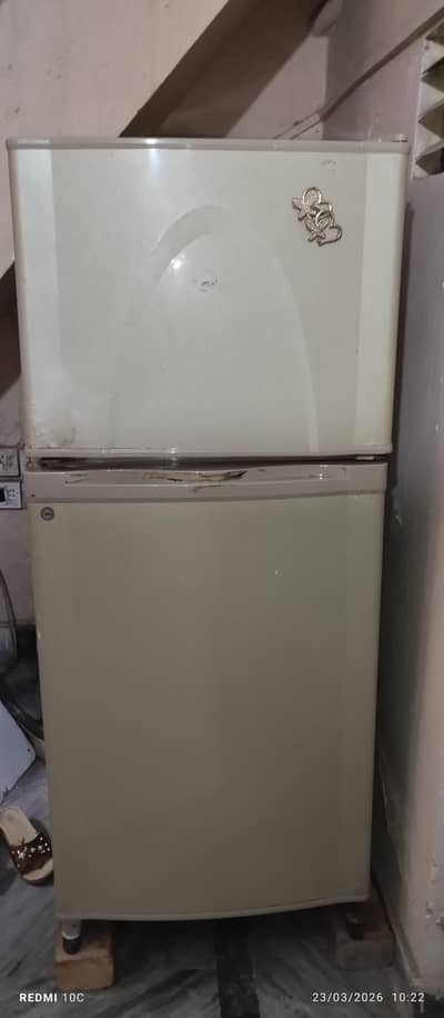 Dawlance 12 cubic feet refrigerator
