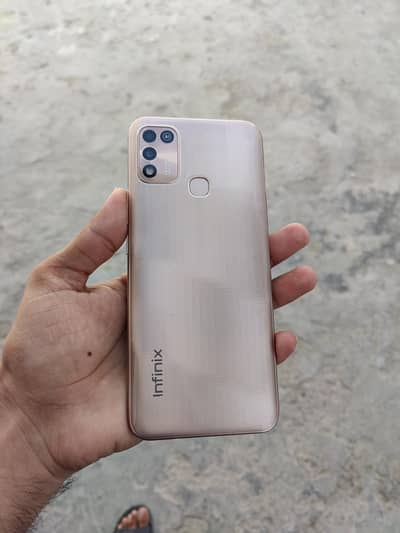 Infinix Hot 11 Play   4/64    10 BY 10 Condition