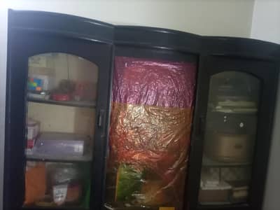 selling this for space. issue