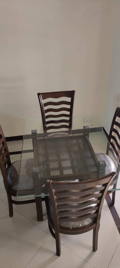 Dinning Table as New