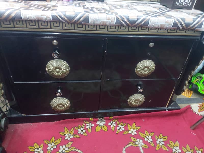 Bed Set with Dressing Table 8