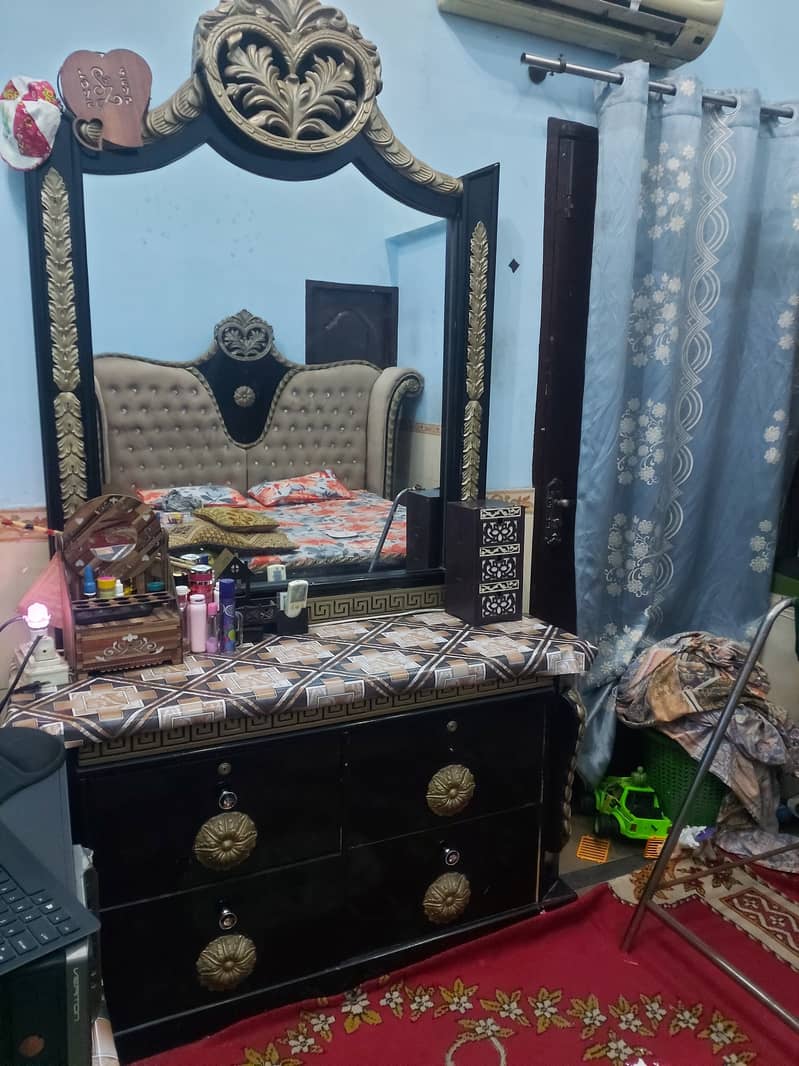 Bed Set with Dressing Table 9