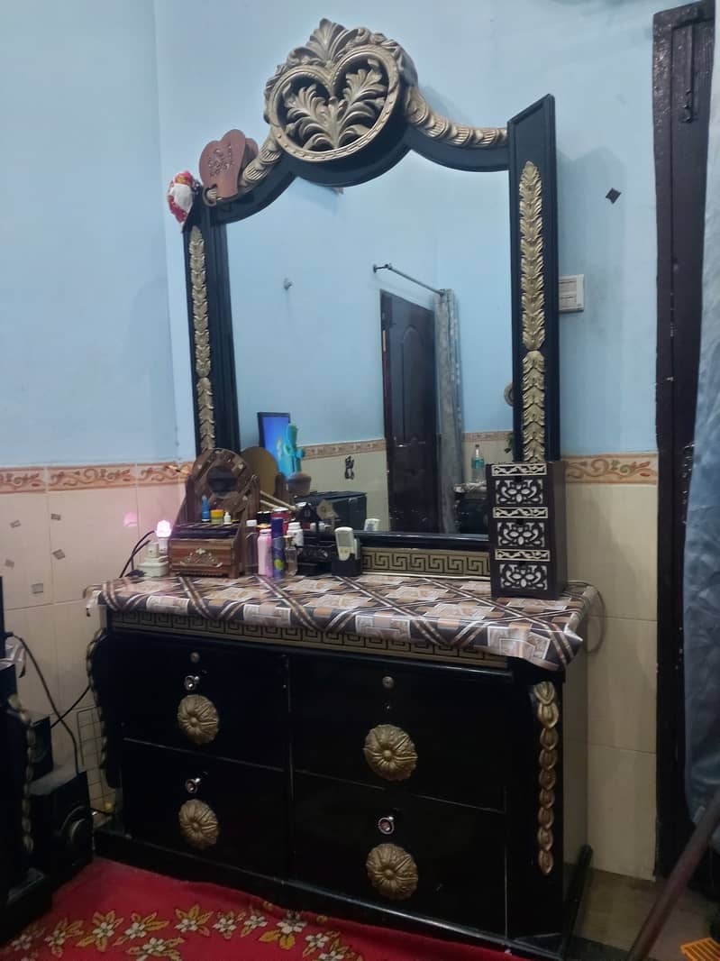 Bed Set with Dressing Table 10