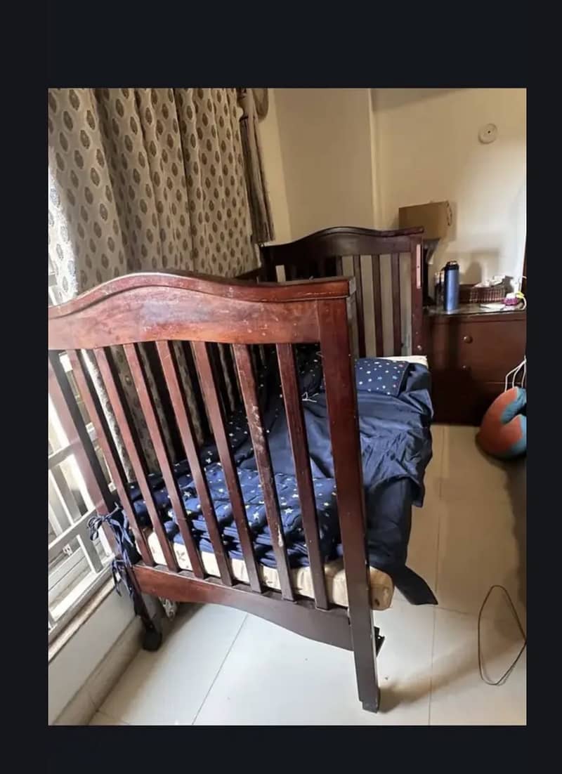 Baby’s cot 1