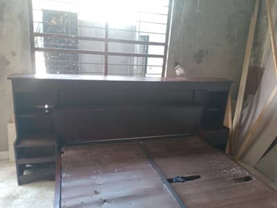 old bed and drassig  in good condtion   7by 10   ph no 03008030086