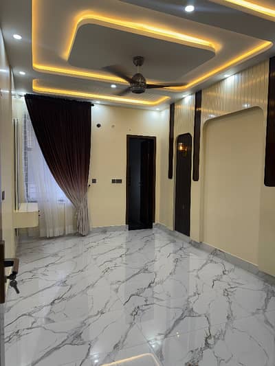 A Spacious 10 Marla House In Sabzazar Scheme