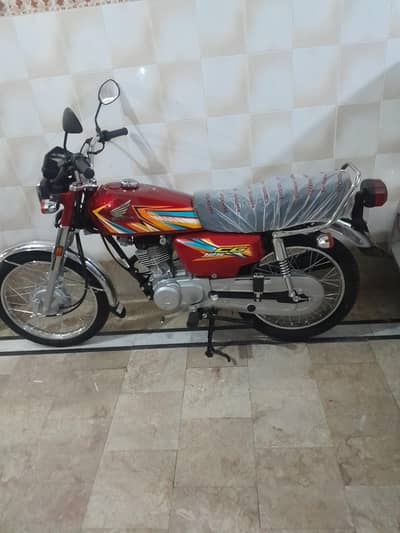 CG 125 Colour Red Brand New Condition