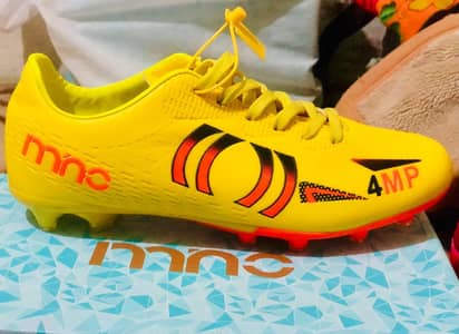 FOOTBALL SHOES