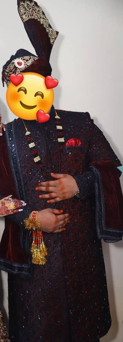Aslamo alikum large size sherwani used only 2 hour condition 10by10