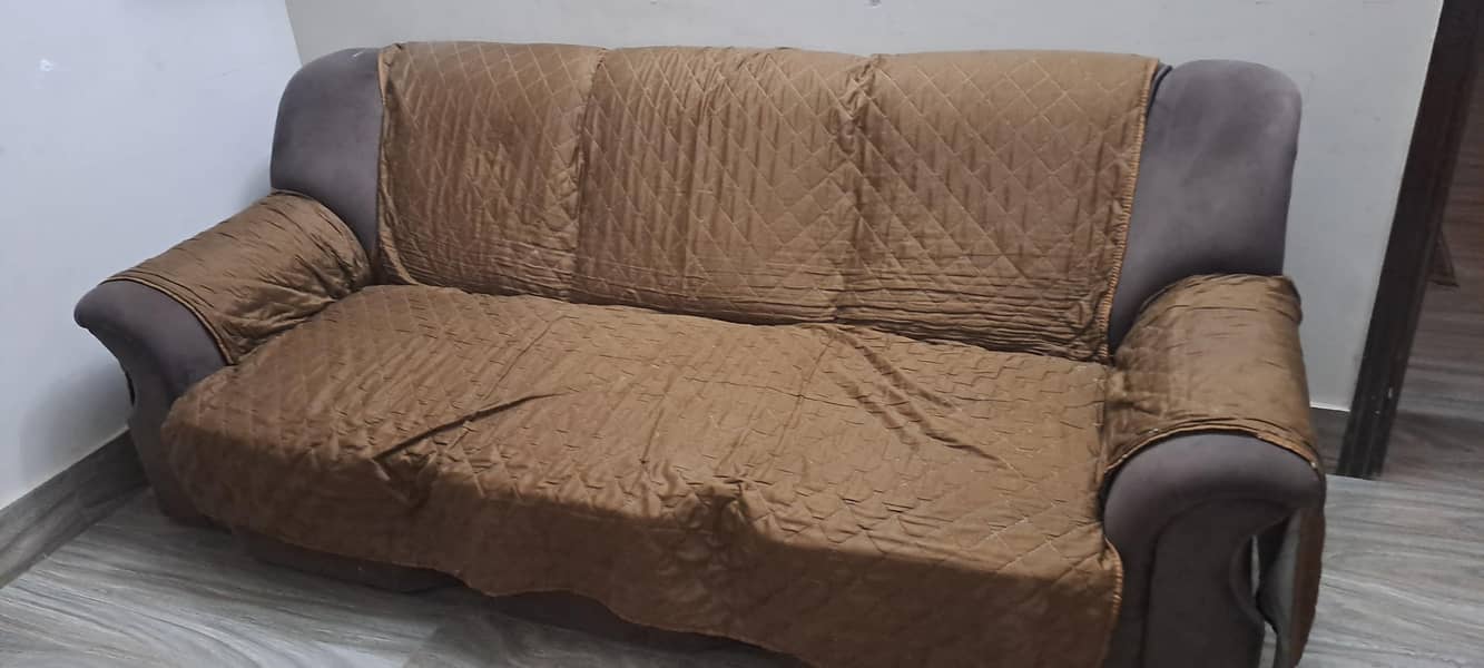 5seter sofa good condition 1