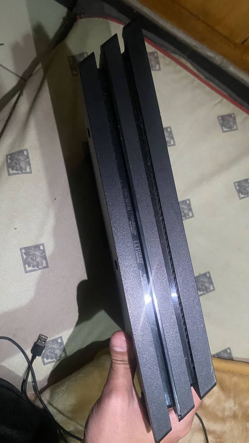 PS4 Pro 4