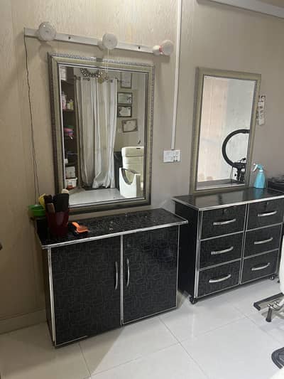 Mirror nd cabinet saloon