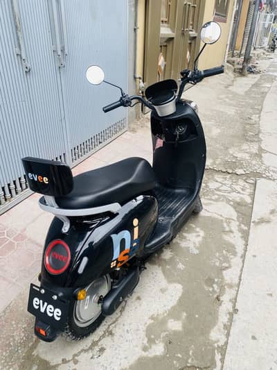 Evee nisa scooty Urgent sale