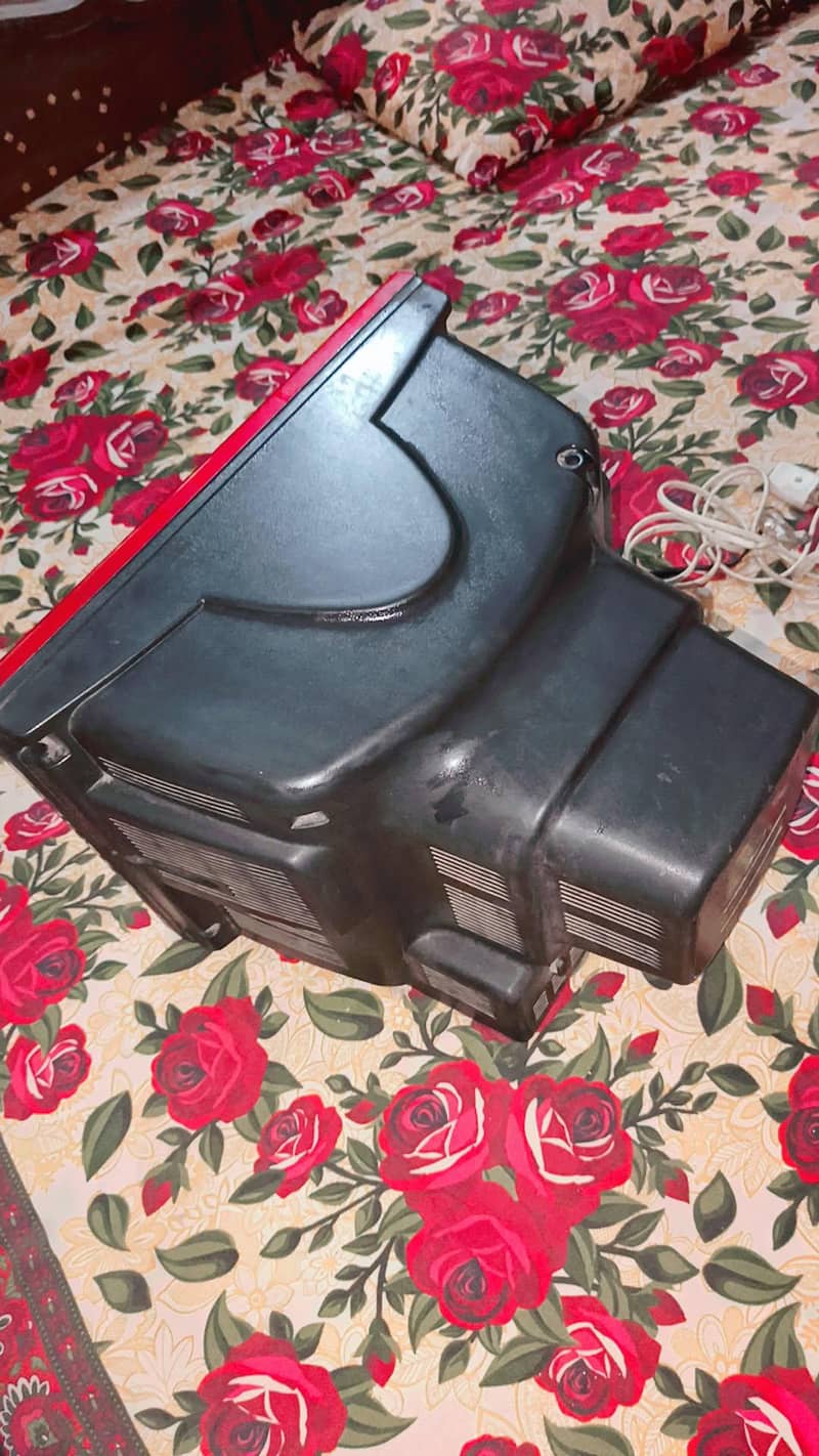 ایک عدد 14 انچ ٹی وی فار سیل 2