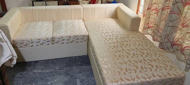 L shaped sofa. 06 seater sofa with best and comfort seat's.