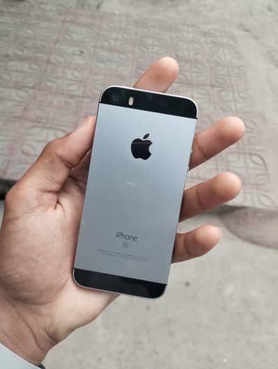 iPhone SE 2016 Sim Working  Non PTA 86% Battry Health Totally Original