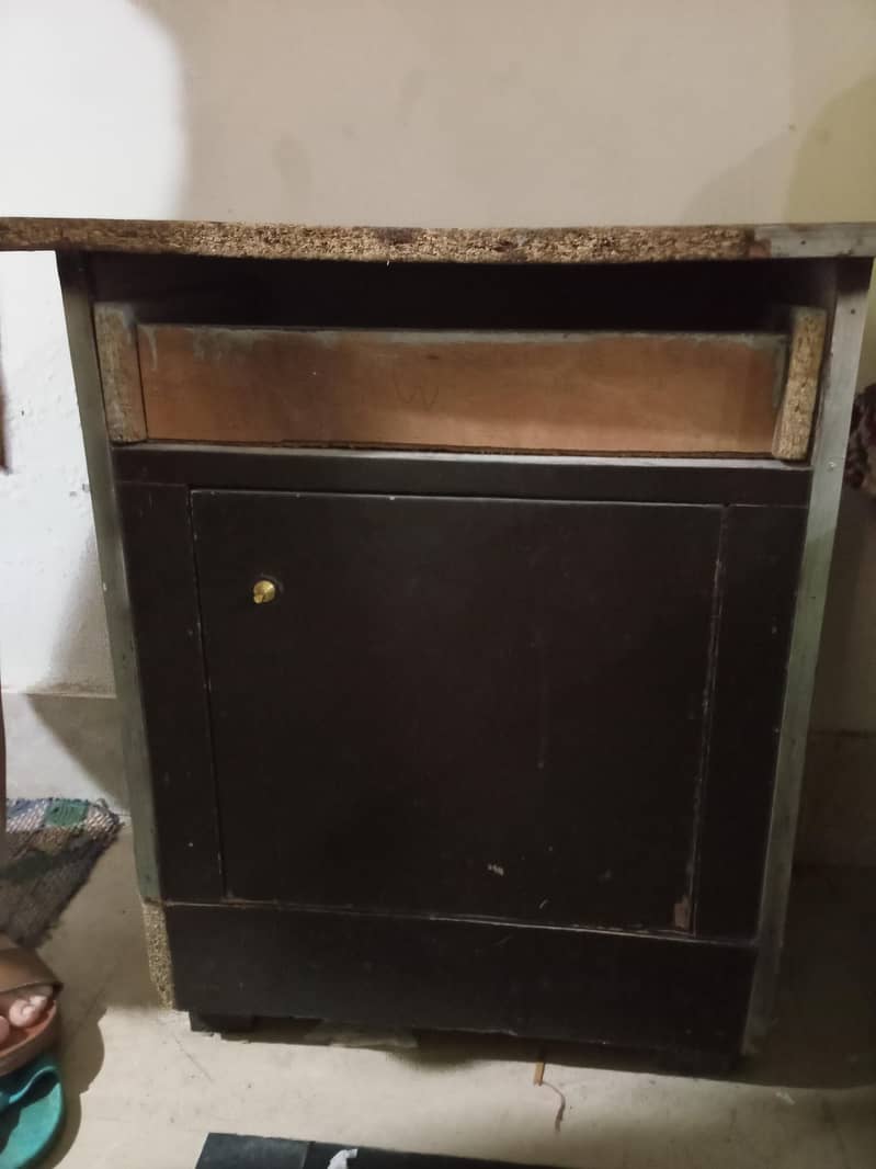 bed side tables and dressing table 2