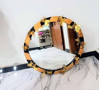 Decorated mirror