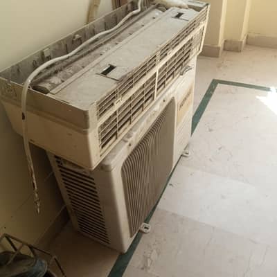 Homage 1 ton Split A/C