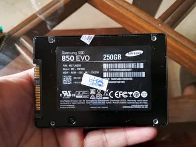 Samsung 850 Evo 250GB ssd  (whatsapp 0333 6233364)