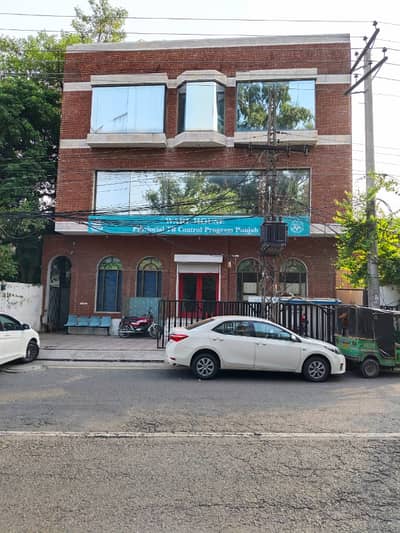 One Kanal Triple Story Building available for Rent for Multinational Companies corporate Office , Warehouse , Software Companies , Call center , Hospital and Bank