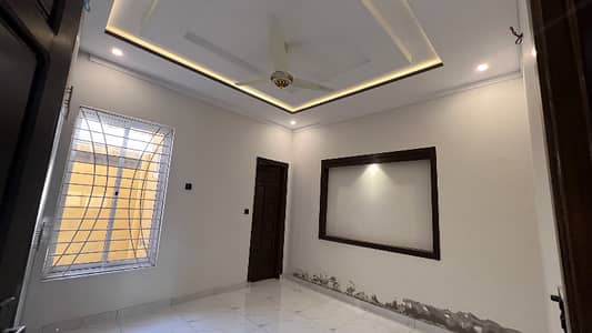 STUDIO FLAT FOR SALE ON MAIN ROAD