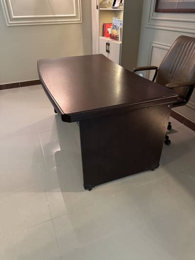 Office table