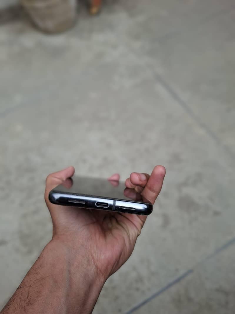 Google pixel 8 pro 4