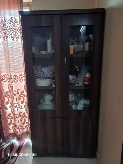 Divider for crockery