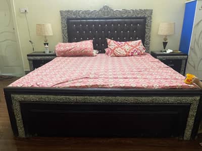 Double Bed with side tables & dressing