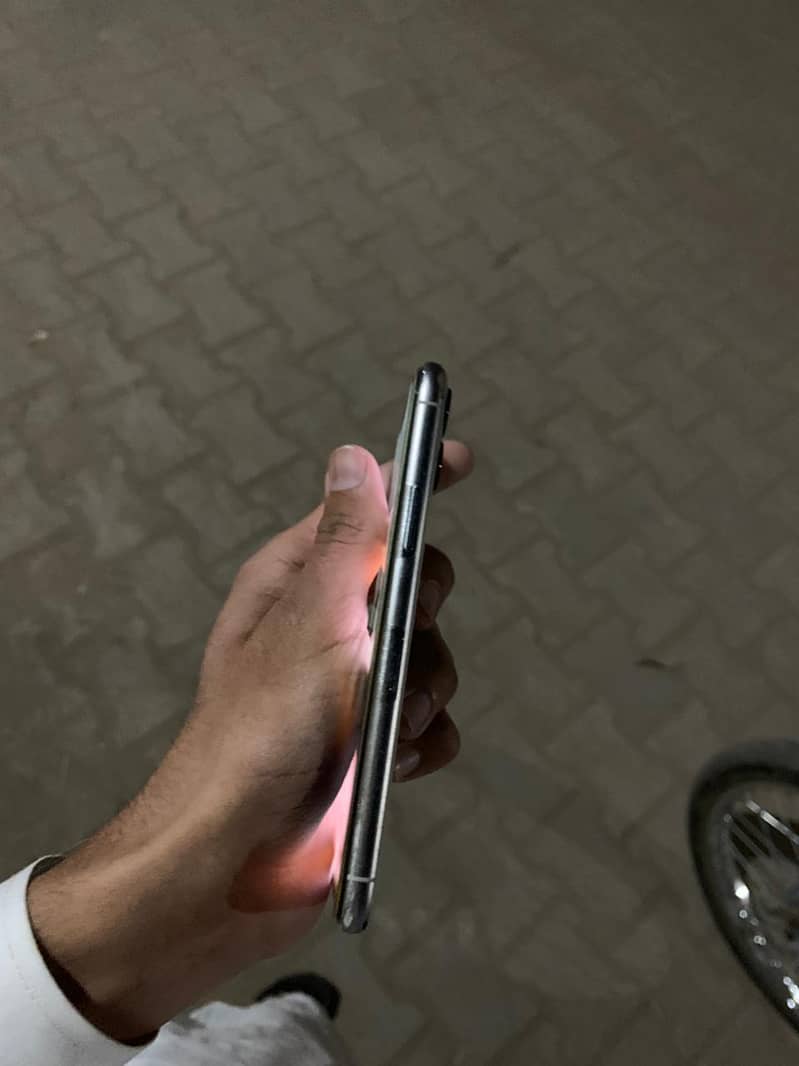 iphone 11 pro 2