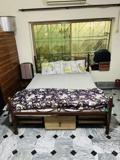 New Design Iron Bed For Sell