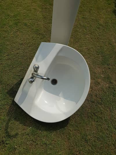 wash basin with tap& stand